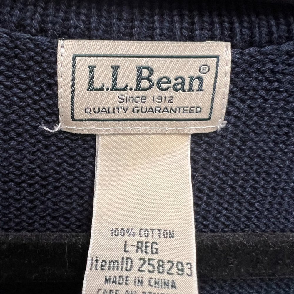 L.L. Bean Men's Navy Blue V-neck Cardigan - great condition - Picture 4 of 5